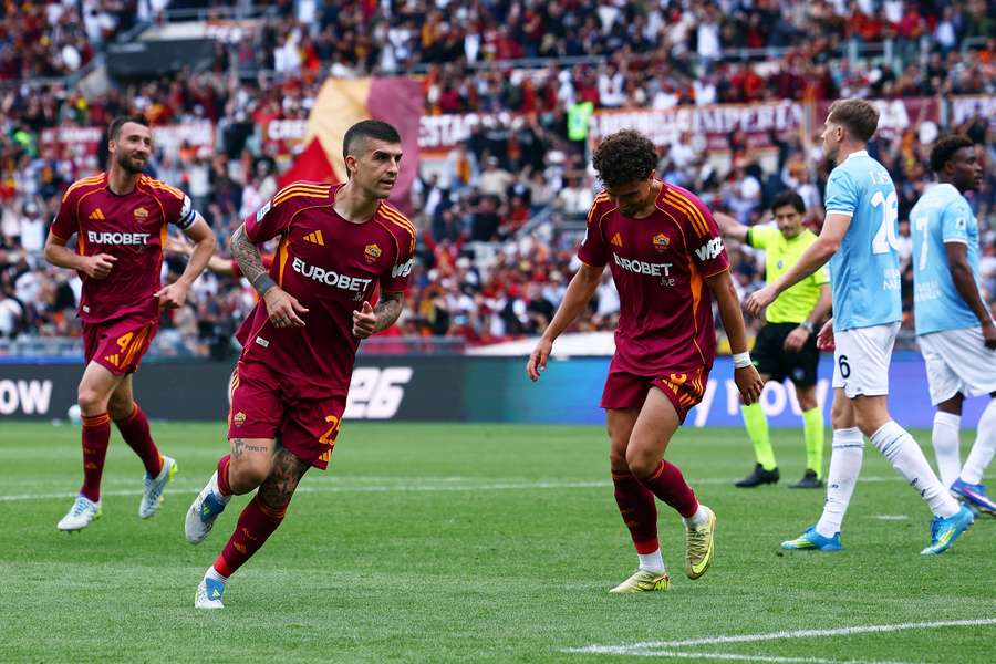 Doppelpacker Mancini hat ein hitziges Derby entschieden