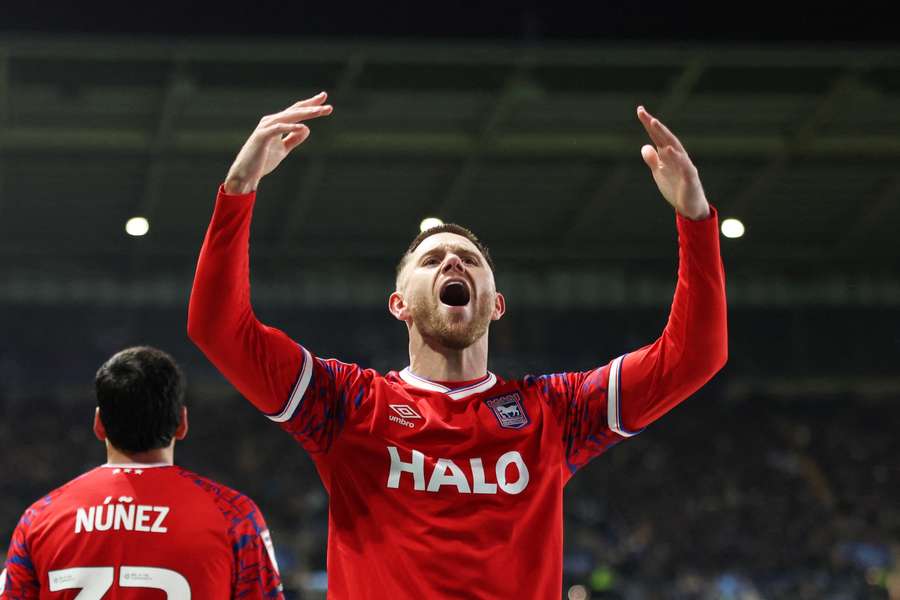 Burns celebrates as Ipswich rock Coventry