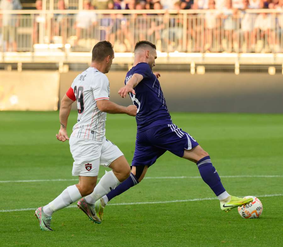 Šmehylovi (vpravo) duel s Trnavou nevyšiel. Šmehylovi (vpravo) duel s Trnavou nevyšiel.