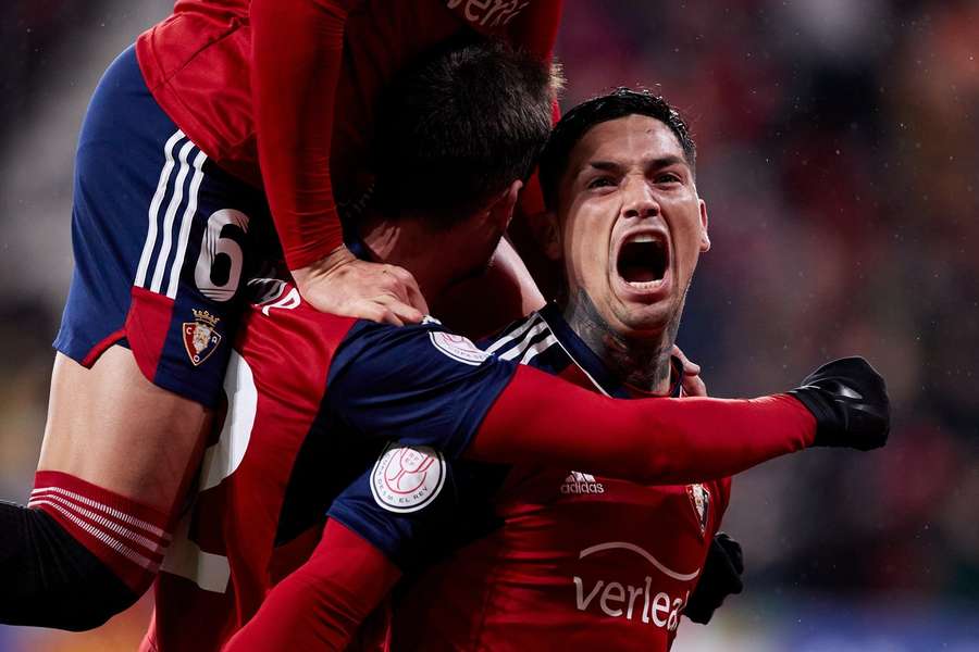 Chimy Ávila celebra uno de sus goles con Osasuna