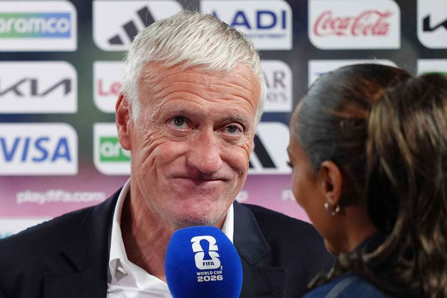 Tras la muerte de su madre, Didier Deschamps regresará a Francia y será baja ante Noruega Tras la muerte de su madre, Didier Deschamps regresará a Francia y será baja ante Noruega