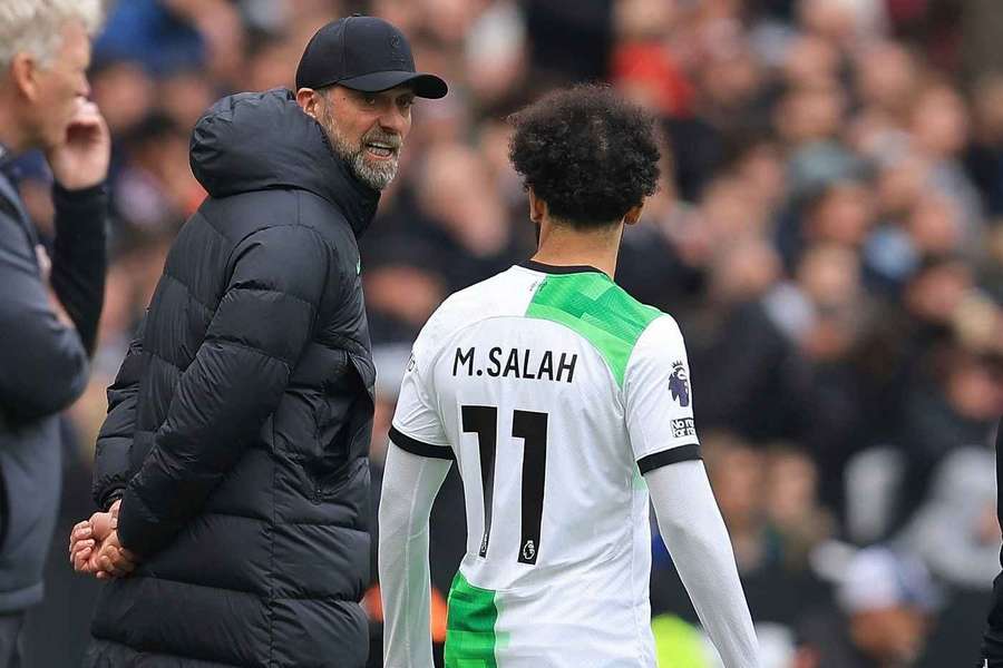 Klopp, cuando dirigía a Salah en el Liverpool.