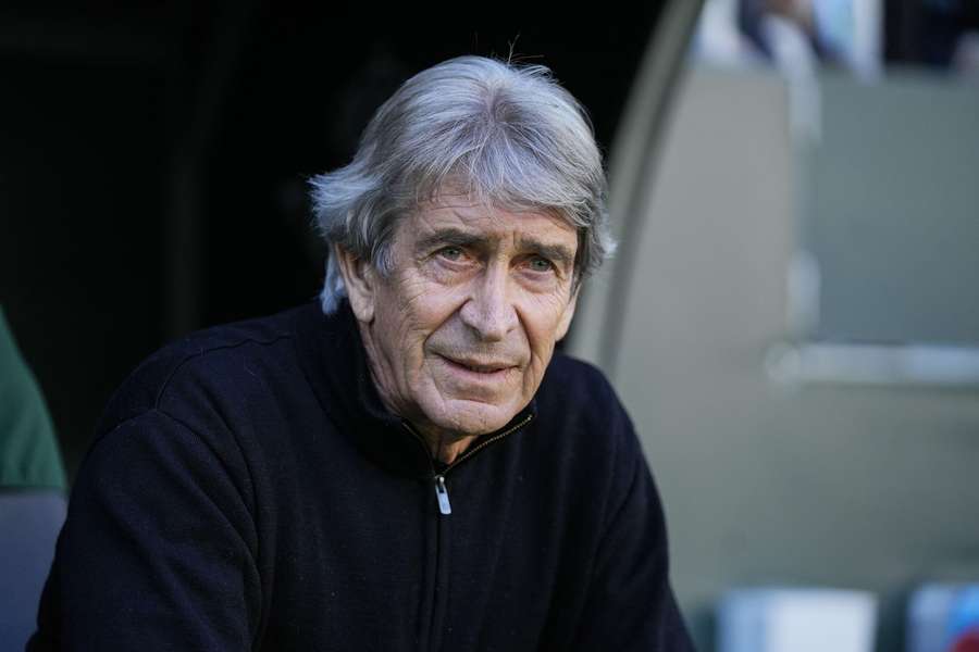Manuel Pellegrini buscará su tercera victoria en fila frente al Sevilla