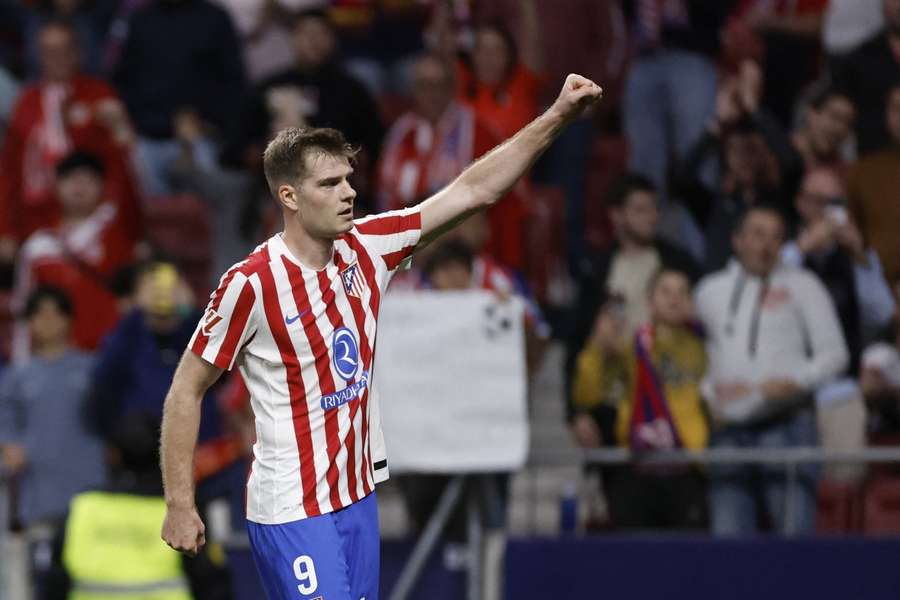 Alexander Sorloth celebra uno de sus dos goles ante el Athletic