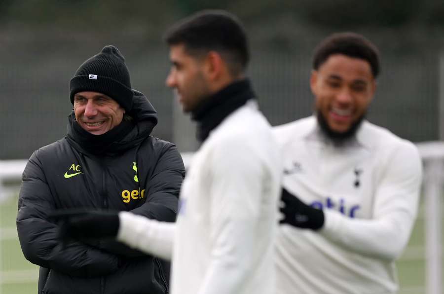 Antonio Conte se mulțumește și cu o clasare a lui Tottenham în primele patru 