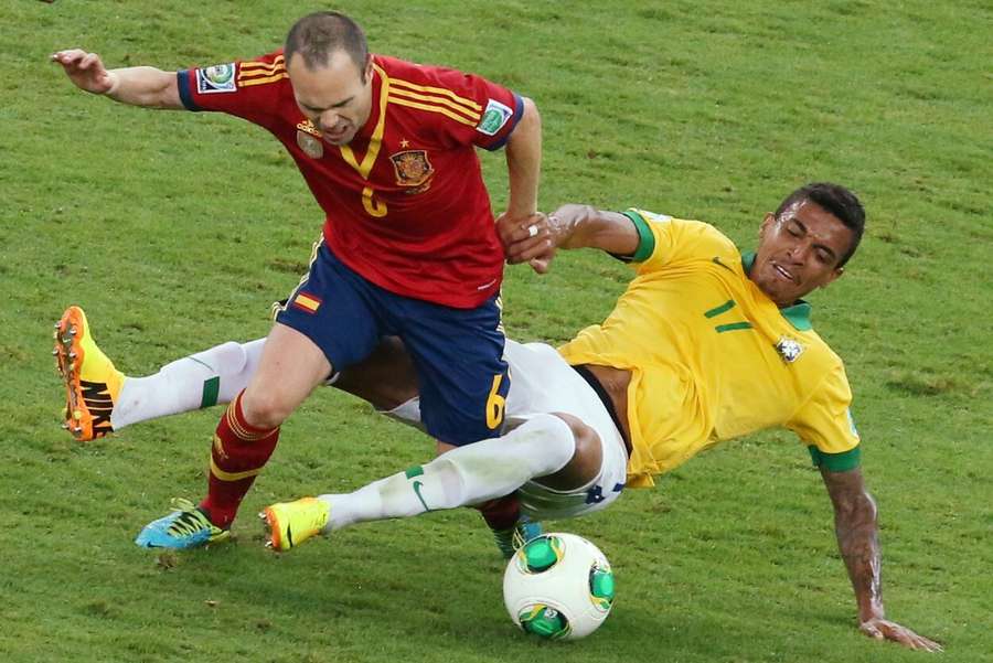 Zuletzt trafen die beiden Nationen im Finale des Confed-Cups 2013 aufeinander, die Brasilianer mit Luiz Gustavo schlugen Iniestas Spanier mit 3:0