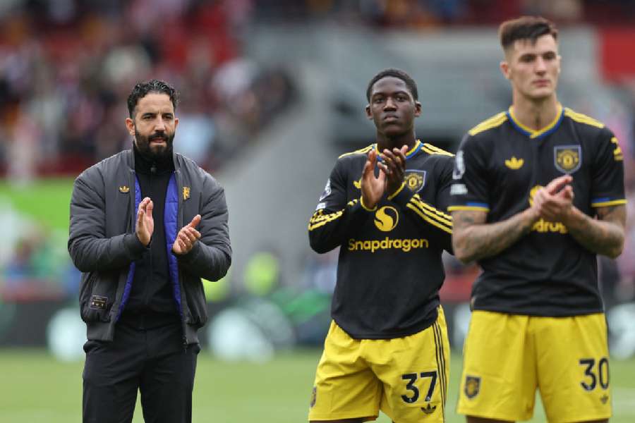 Amorim applauds the travelling supporters 