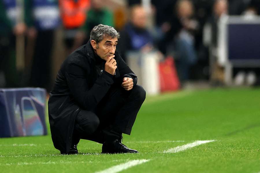 Valverdeho tým musí kousat těžkou porážku od Barcelony. Valverdeho tým musí kousat těžkou porážku od Barcelony.