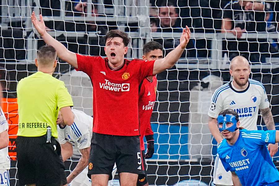 Harry Maguire reacciona durante el partido ante el FC Copenhague 