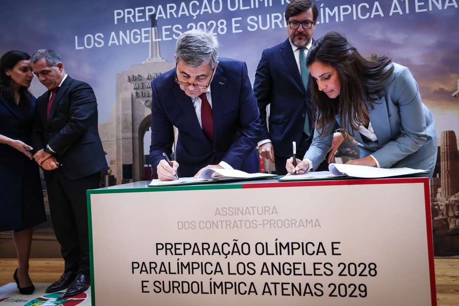 Governo e comités formalizam contratos-programa para LA-2028 e Atenas-2029