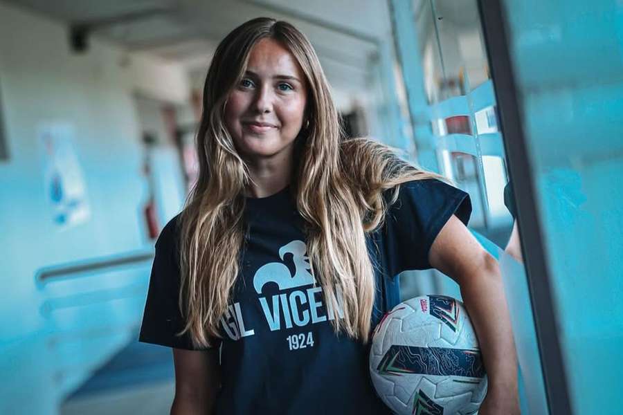 Anna Braendstrup com as cores do Gil Vicente Anna Braendstrup com as cores do Gil Vicente