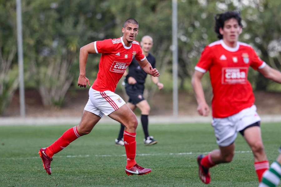 Kaloyan Kostov ao serviço dos juniores do Benfica