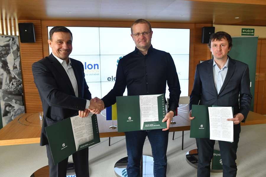 Paryż - polska firma Elemental Holding pomoże ukraińskim triathlonistom
