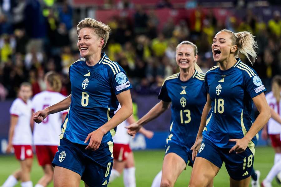 Schweden bejubelt den Viertelfinaleinzug.