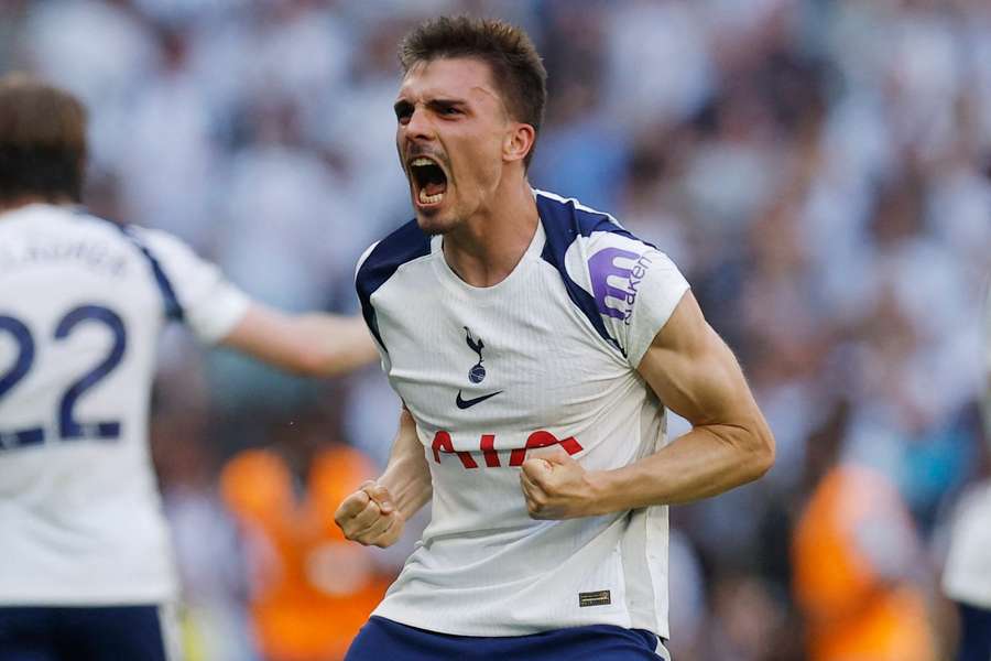 Gol de João Palhinha garantiu permanência do Tottenham na Premier League Gol de João Palhinha garantiu permanência do Tottenham na Premier League