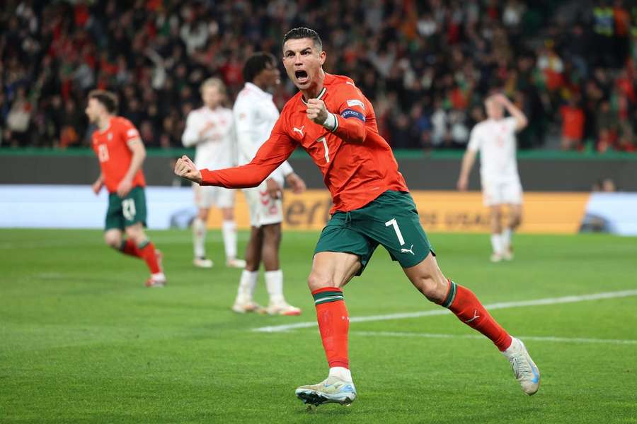 Cristiano Ronaldo foi do inferno ao céu em Portugal x Dinamarca Cristiano Ronaldo foi do inferno ao céu em Portugal x Dinamarca
