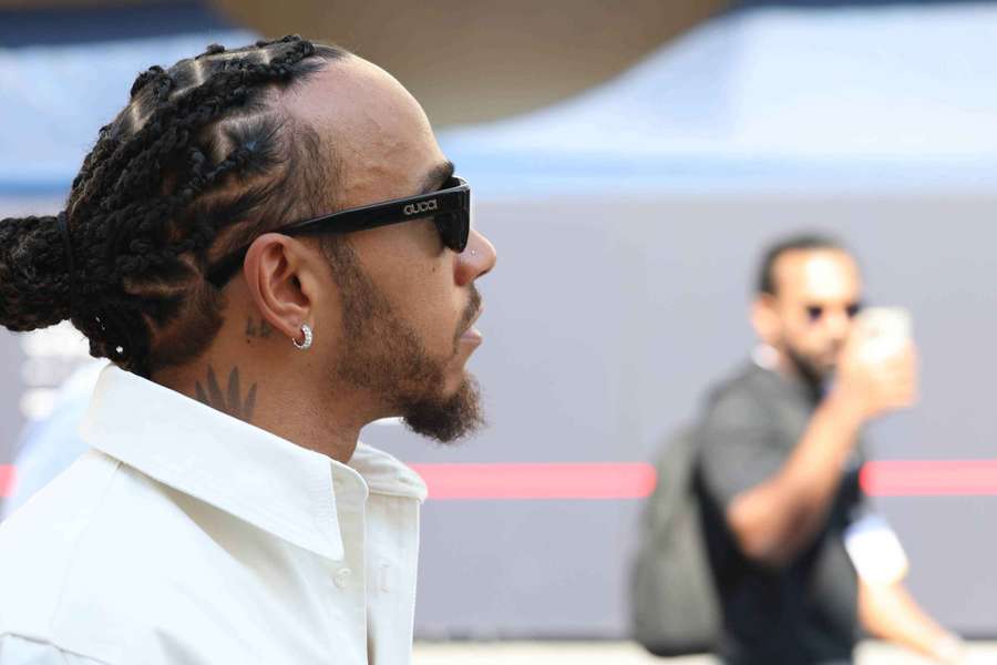 Hamilton rozbił Ferrari podczas testów w Barcelonie
