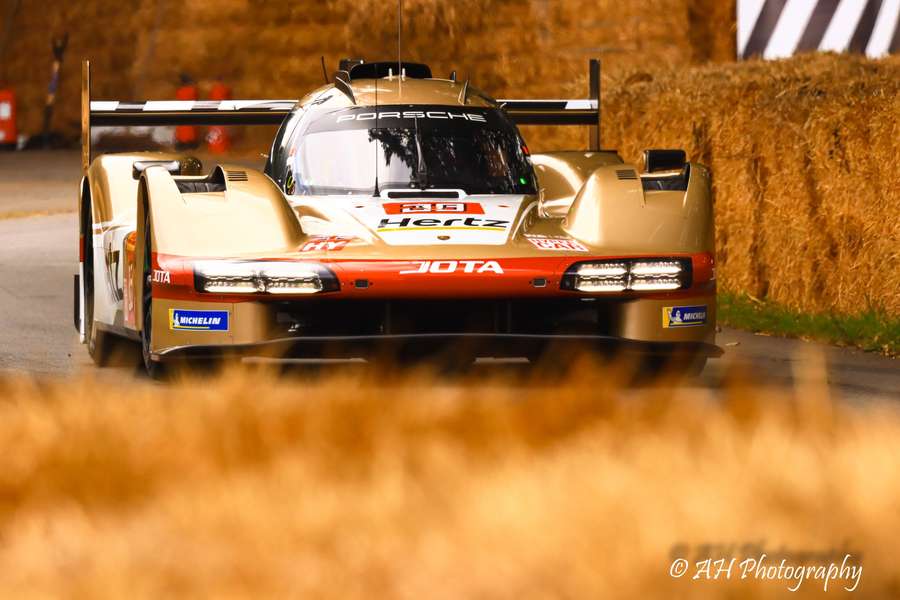 A equipa germânica informou que Félix da Costa e Wehrlein vão pilotar o Porsche 99X Electric nos testes em Valência