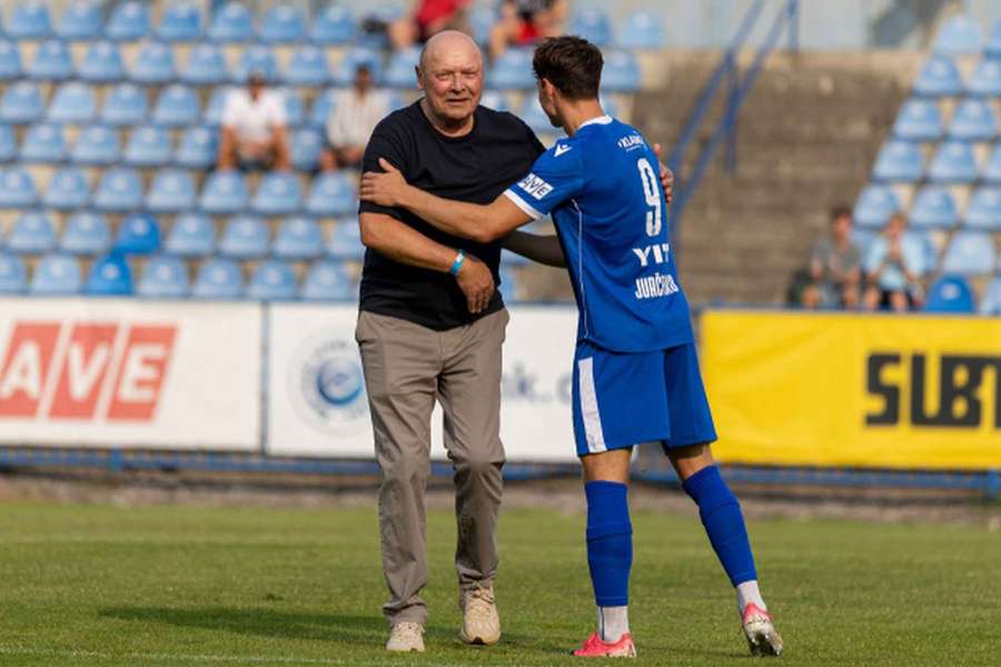 Ovace pro legendárního Koubka, pak jelo Kladno na krev. Šli jsme na hranu, slavil výhru kouč