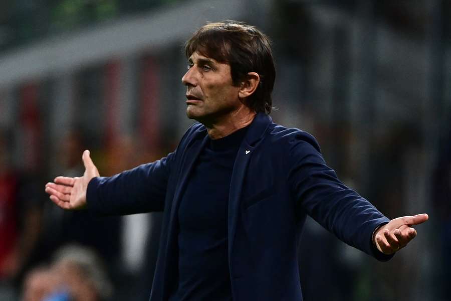 Antonio Conte, treinador do Nápoles