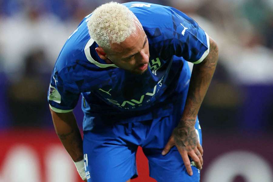 Neymar felt his thigh as Al Hilal faced Esteghlal on Monday