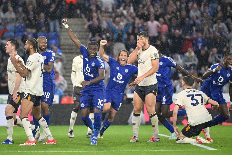 Stephy Mavididi celebrates his equalising goal for Leicester against Everton