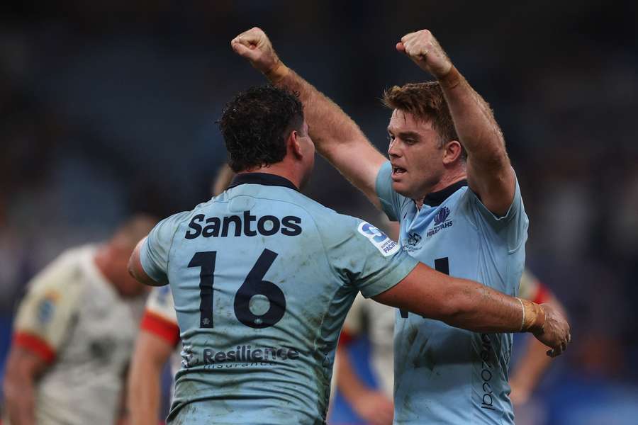 Andrew Kellaway celebrates the Waratahs' Super Rugby Pacific victory over the Chiefs. 