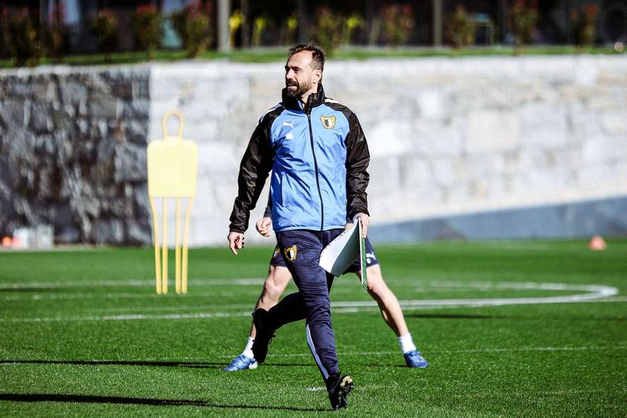 Hugo Oliveira prepara estreia como treinador do Famalicão