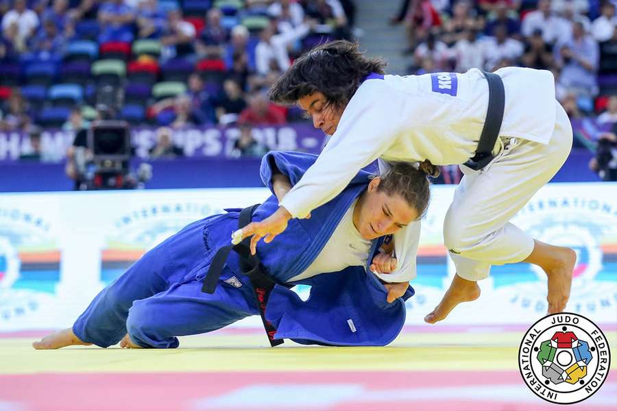 Numa primeira análise, a lesão de Telma Monteiro, pelos indicadores da judoca ainda no tatami, parecia grave