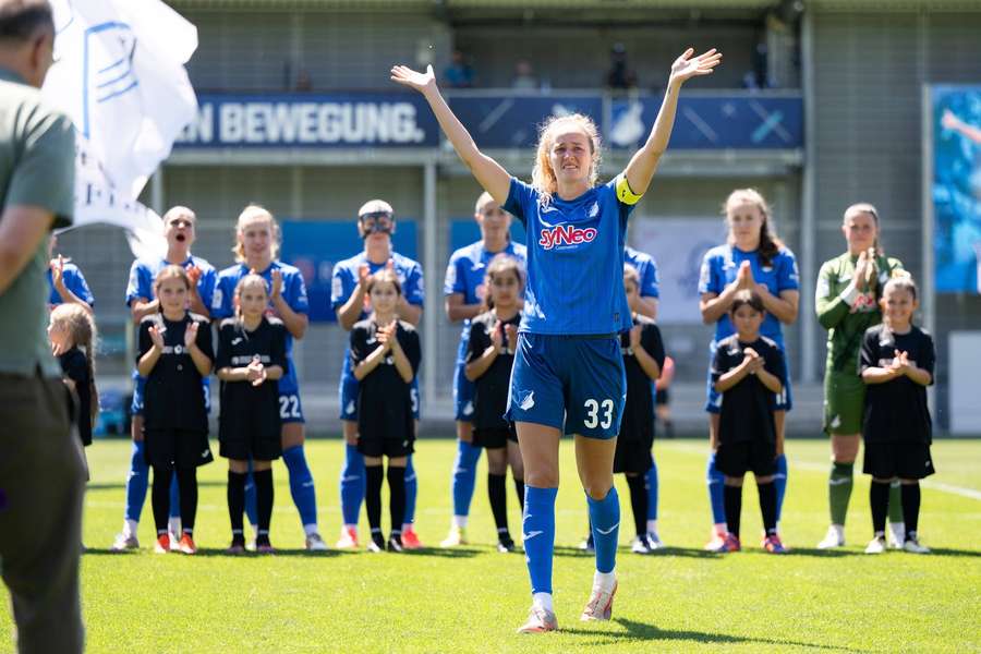 Die TSG Hoffenheim geht einen bislang einzigartigen Schritt zur Vereinbarkeit von Profi-Beruf und Familie.