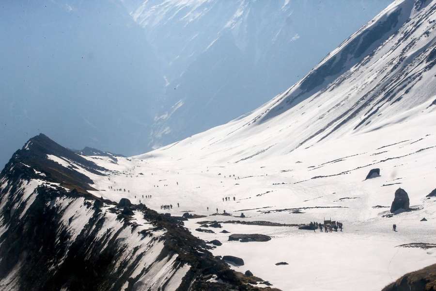 Bartek Ziemski zjechał na nartach z Annapurny