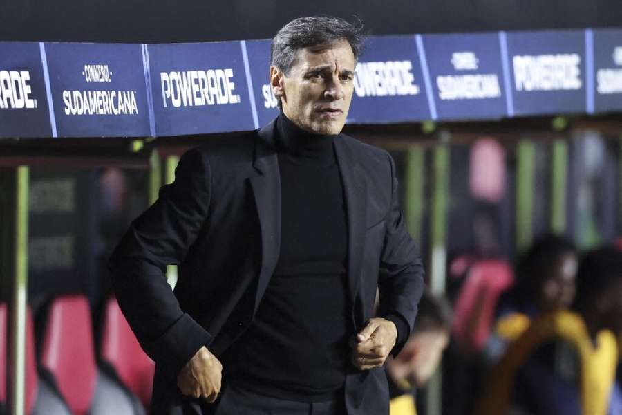 Fabián Bustos regresa a Universitario Fabián Bustos regresa a Universitario