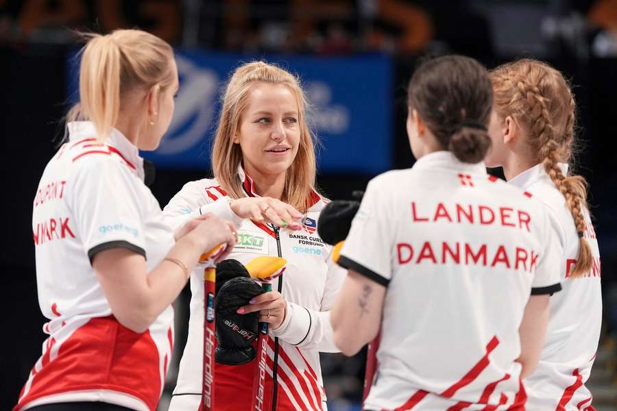 Danske curlingkvinder sikrer storsejr men er færdige ved EM