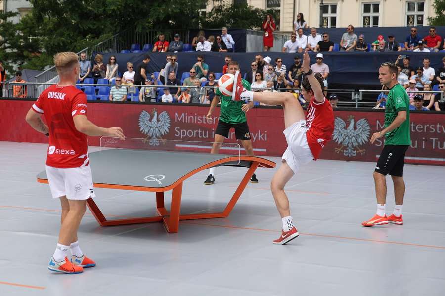 Brązowy medal Polaków w deblu w teqballu po zaciętej końcówce z Rumunami