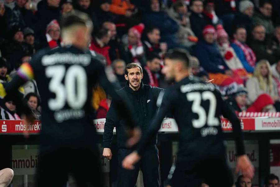 Julian Schuster will seine Freiburger Jungs auf das Spiel gegen Braga einschwören