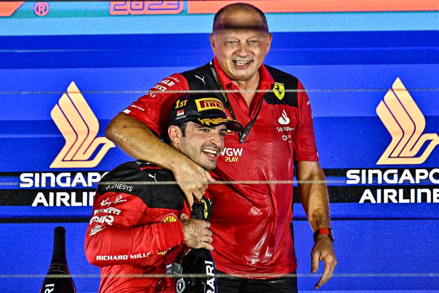 Vasseur e Sainz no pódio