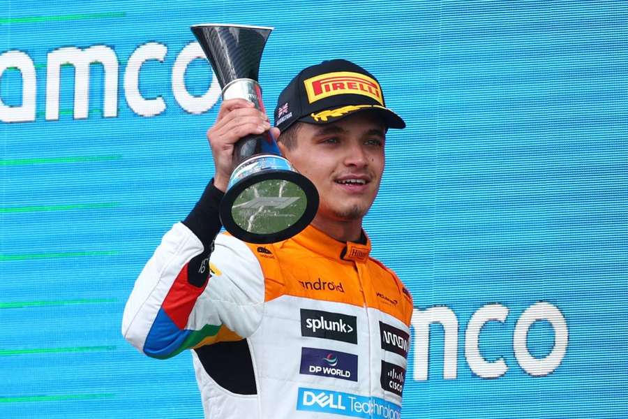 Norris terminou em segundo, atrás de Verstappen