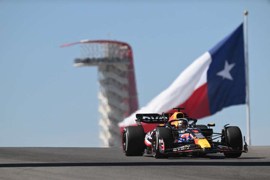 Verstappen in actie tijdens de vrije training in Texas