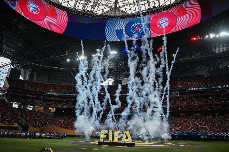 El Mercedes-Benz Stadium acogió el choque de cuartos de final entre el Bayern de Múnich y el PSG en el Mundial de Clubes. El Mercedes-Benz Stadium acogió el choque de cuartos de final entre el Bayern de Múnich y el PSG en el Mundial de Clubes.