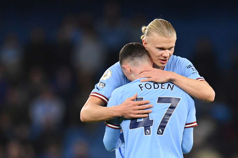 Manchester City se poate distanța la patru puncte în fruntea Premier League cu o victorie sâmbătă în fața lui Leeds