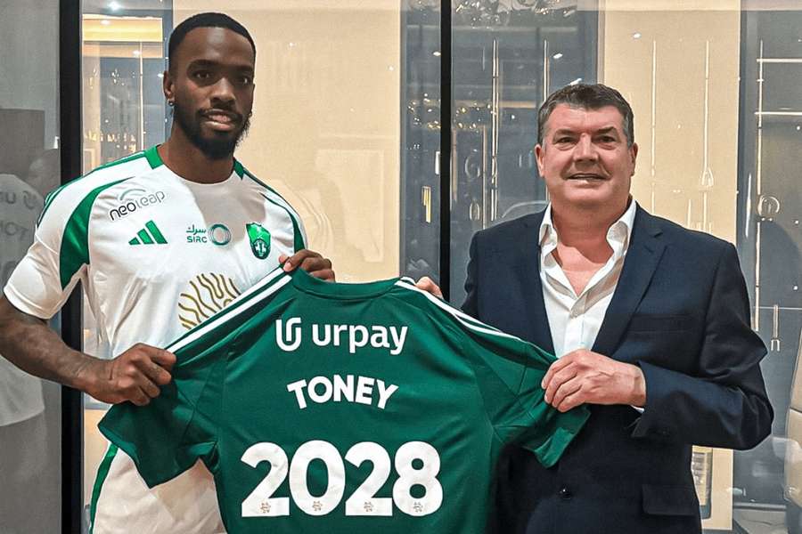 Toney bude nově hájit barvy Al Ahli.