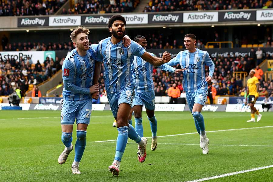 Simms bags brace as Coventry stun Wolves