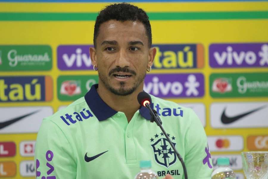 Danilo comentou que estilo de jogo de Diniz é totalmente fora daquilo que está habituado nos últimos 10 anos