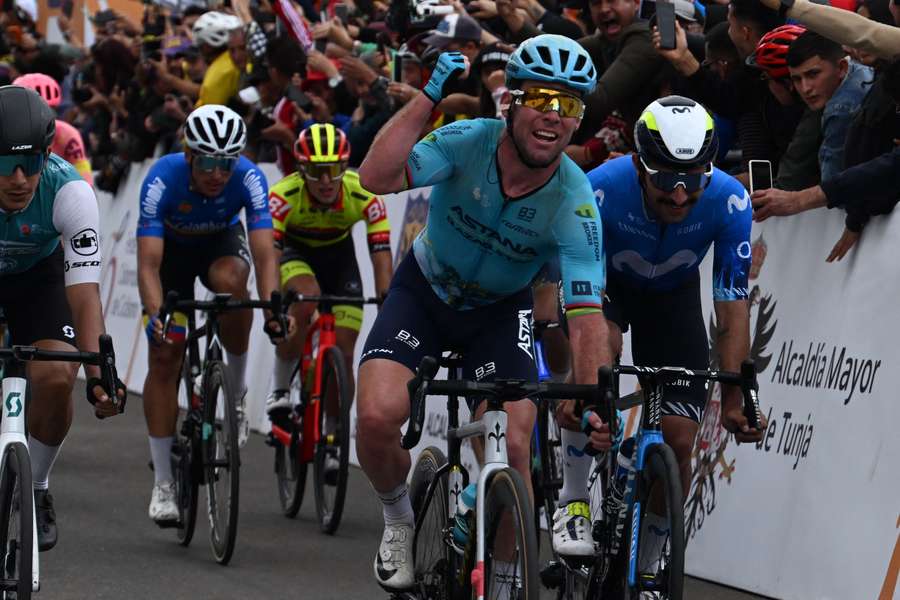 Mark Cavendish, con una sonrisa tras ganar en Colombia