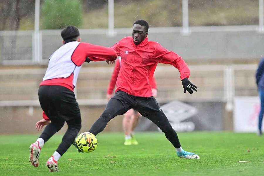 Abdul Mumin tem disputado jogos-treino à porta fechada pelo Rayo desde o início do ano