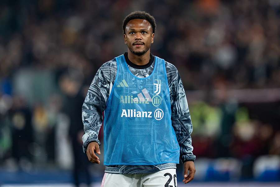Loïs Openda przenosi się z Juventusu do Lyonu.