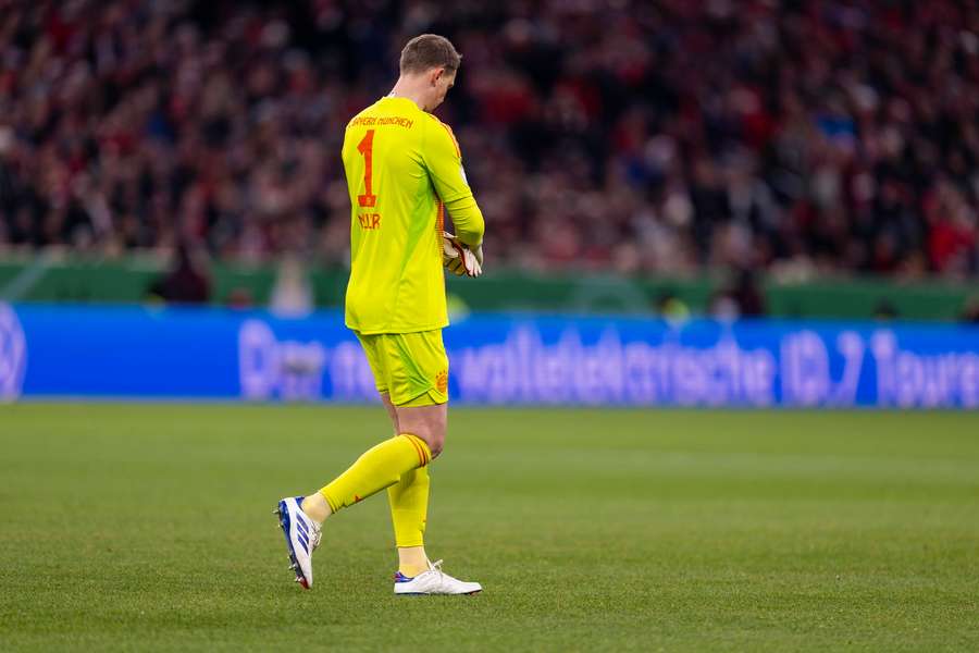 Der FC Bayern muss bis zum Jahresende ohne Neuer auskommen. Der FC Bayern muss bis zum Jahresende ohne Neuer auskommen.