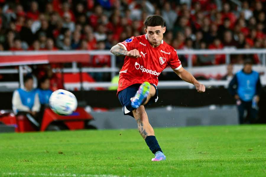 Montiel, clave para Independiente.