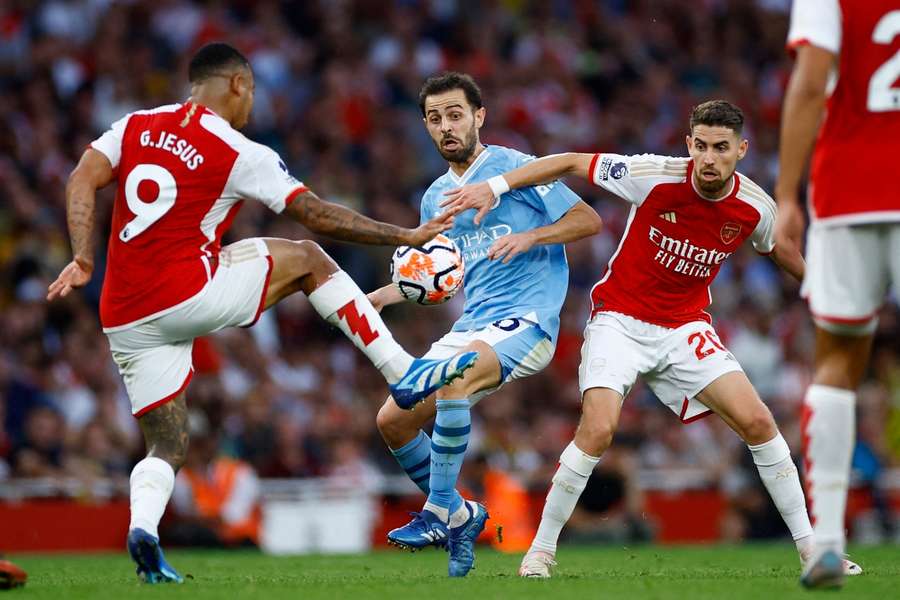 Arsenal e Manchester City defrontaram-se num Super Sunday