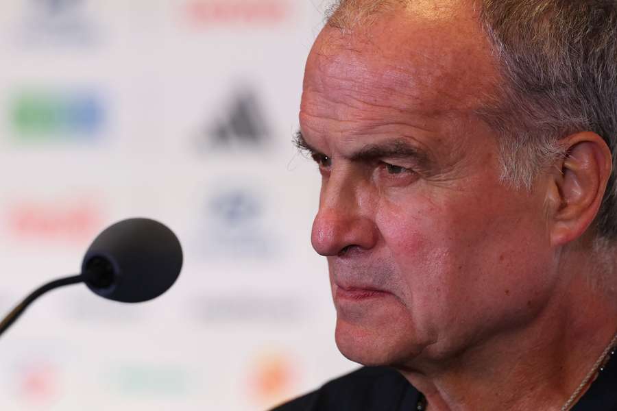 Marcelo Bielsa critique les pauses fraîcheur, qui "n'apportent rien" Marcelo Bielsa critique les pauses fraîcheur, qui "n'apportent rien"